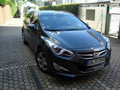 Gebraucht Hyundai i40 185 PS (136 kW) 2012 Grau metallic Kombi