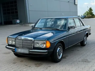 Gebraucht Mercedes 200 60 PS (44 kW) 1982 Blau Limousine