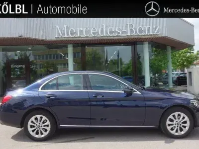 Gebraucht Mercedes C180 Avantgarde 156 PS (114 kW) 2018 Cavansitblau Limousine
