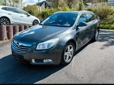 Gebraucht Opel Insignia Sport 160 PS (117 kW) 2012 Grau Kombi