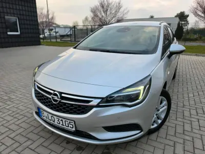 Gebraucht Opel Astra Edition 110 PS (80 kW) 2019 Grau Kombi