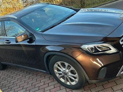 Braun Gebraucht 2017 Mercedes GLA200 Urban SUV | 18.500 €