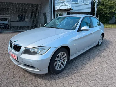 Gebraucht BMW 318 129 PS (94 kW) 2006 Silber Limousine