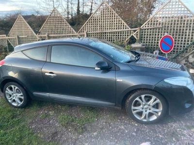 Grau Gebraucht 2011 Renault Mégane Coupé Coupé | 3.990 € (Fairer Preis)