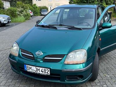 Nissan Almera Tino