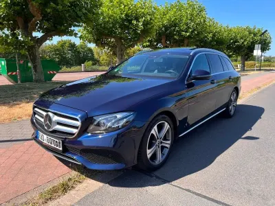 Gebraucht Mercedes E200 184 PS (135 kW) 2018 Blau Limousine