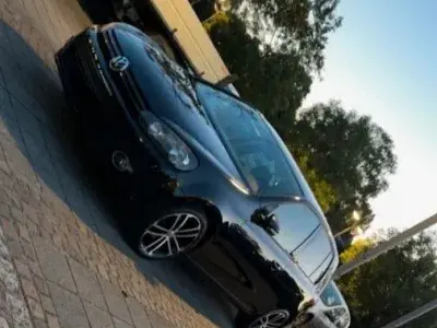 Gebraucht VW Golf VI Team 105 PS (77 kW) 2010 Schwarz Kleinwagen