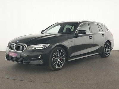 BMW 330e