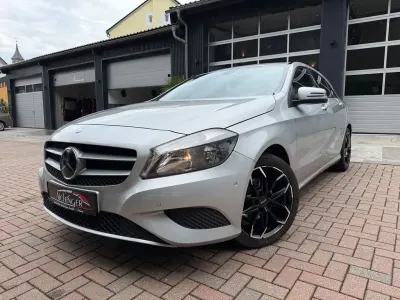Gebraucht Mercedes A180 122 PS (89 kW) 2012 Silber Kleinwagen