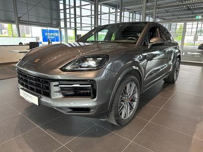 Grau (quarzitgraumetallic) Gebraucht 2024 Porsche Cayenne Coupe Coupé | 99.900 €