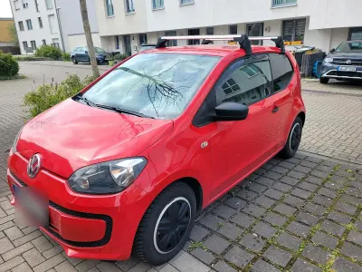 Begagnad VW up! 61 HK (44 kW) 2011 Röd Halvkombi