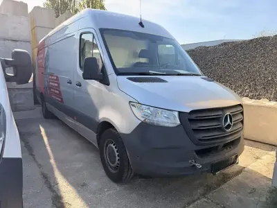 Używany Mercedes Sprinter 143 KM (105 kW) 2020 Srebrny Van