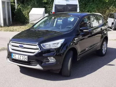 Gebraucht Ford Kuga Trend 120 PS (88 kW) 2019 Schwarz SUV