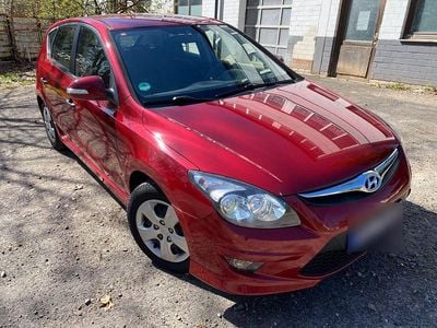 Begagnad Hyundai i30 Style 126 HK (92 kW) 2012 Röd Sedan