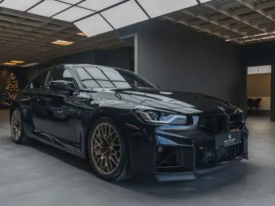 Ny BMW M2 Performance 530 HK (389 kW) 2025 Svart Sportkupé