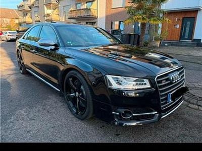 Schwarz Gebraucht 2014 Audi S8 Performance Limousine | 28.000 € (Etwas zu teuer)