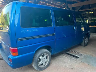 Gebraucht VW Multivan 105 PS (77 kW) 2001 Blau Van / Kleinbus