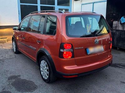 Usata VW Touran Cross 102 CV (75 kW) 2008 Arancione Monovolume
