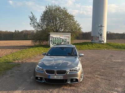Gebraucht BMW 530 M Sport 258 PS (189 kW) 2014 Grau Limousine