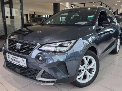 Gebraucht Seat Arona FR 110 PS (80 kW) 2023 Grau SUV