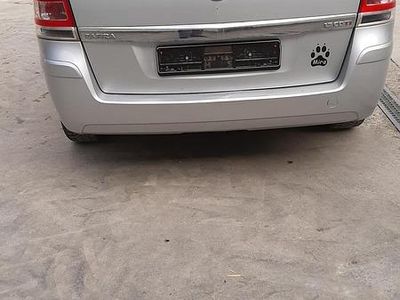 Usata Opel Zafira 125 CV (91 kW) 2010 Argento Monovolume