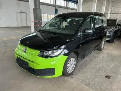 Gebraucht VW Caddy 102 PS (75 kW) 2022 Schwarz Van / Kleinbus