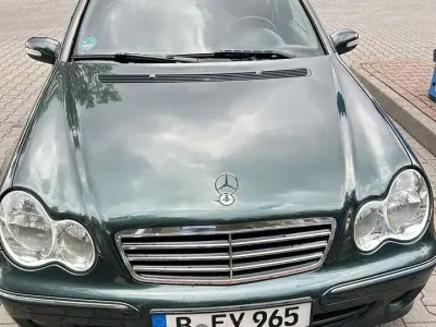 Gebraucht Mercedes C180 143 PS (105 kW) 2007 Grün Limousine