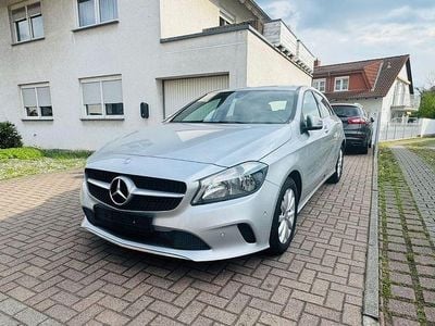 Usata Mercedes A200 136 CV (100 kW) 2016 Argento Berlina