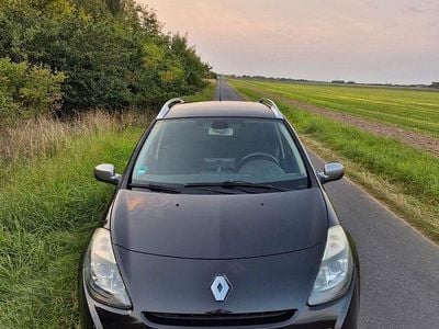 Second-hand Renault Clio GrandTour 75 CP (55 kW) 2011 Negru Break