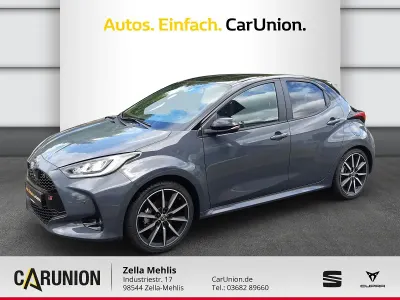 Neu Toyota Yaris Hybrid Sport 131 PS (96 kW) 2025 Storm Kleinwagen