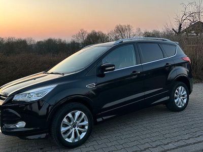 Gebraucht Ford Kuga Individual 179 PS (131 kW) 2015 Schwarz SUV