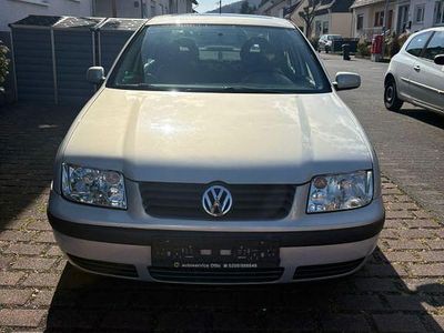 Gebraucht VW Bora Basis 101 PS (74 kW) 1999 Schwarz Limousine