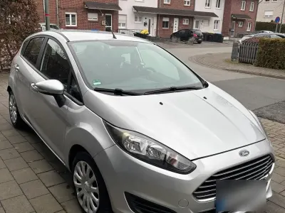 Gebraucht Ford Fiesta 97 PS (71 kW) 2014 Silber Kleinwagen
