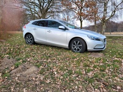 gebraucht Volvo V40 Momentum EZ. 02.2016