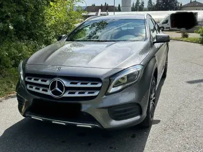 Gebraucht Mercedes GLA180 AMG line 122 PS (89 kW) 2017 Grau SUV