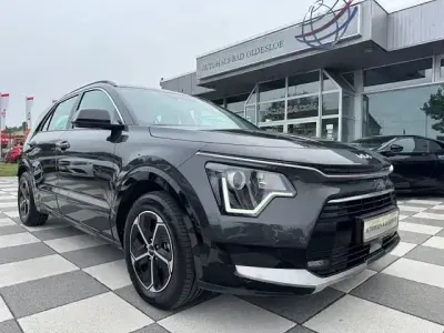 Używany Kia Niro Vision 182 KM (133 kW) 2022 Szary SUV