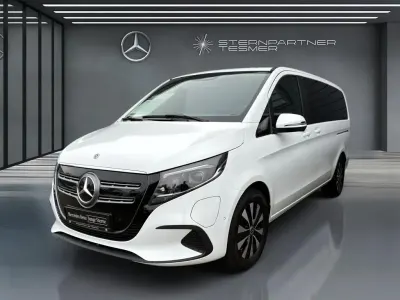 Begagnad Mercedes EQV300 150 kW (204 HK) 2024 Vit Minibuss