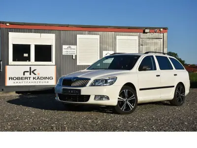 Gebraucht Skoda Octavia Active 102 PS (75 kW) 2012 Weiß Kombi