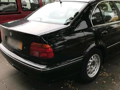 BMW 523