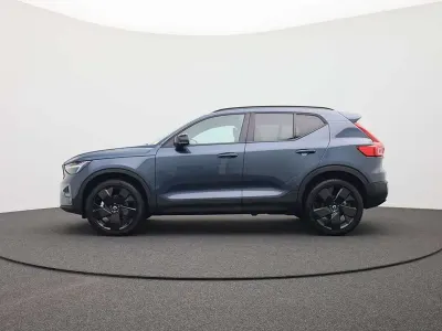 Neu Volvo XC40 Plus 197 PS (144 kW) 2026 Onyx black metallic SUV