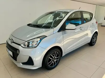 Gebraucht Hyundai i10 Classic 67 PS (49 kW) 2017 Silber Kleinwagen