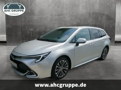 Używany Toyota Corolla Business Edition 196 KM (144 kW) 2023 Srebrny Kombi