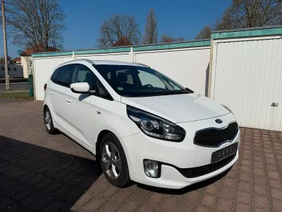 Gebraucht Kia Carens 136 PS (100 kW) 2014 Weiß Van / Kleinbus