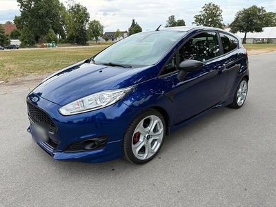 Gebraucht Ford Fiesta Sport 125 PS (91 kW) 2014 Blau Kleinwagen