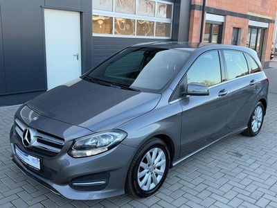 Usata Mercedes B180 122 CV (89 kW) 2016 Grigio Monovolume