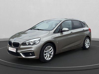 Gebraucht BMW 225 Active Tourer Advantage 224 PS (164 kW) 2017 Silber Van / Kleinbus