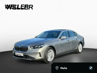 Gebraucht BMW 540 Sport Line 286 PS (210 kW) 2025 Grau Limousine