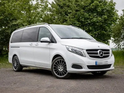 Gebraucht Mercedes V220 Edition 163 PS (119 kW) 2018 Weiß Van / Kleinbus