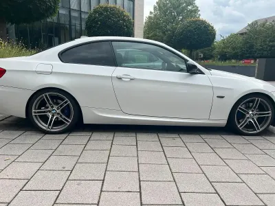 Gebraucht BMW 325 M Sport 218 PS (160 kW) 2013 Weiß Coupé