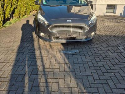 Gebraucht Ford S-MAX Titanium 190 PS (139 kW) 2019 Braun Van / Kleinbus